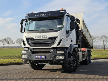 Самосвал IVECO Trakker