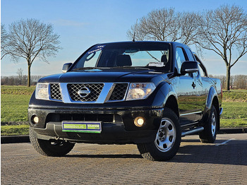 Пикап NISSAN Navara