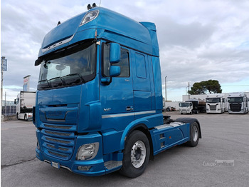 Тягач DAF XF 530