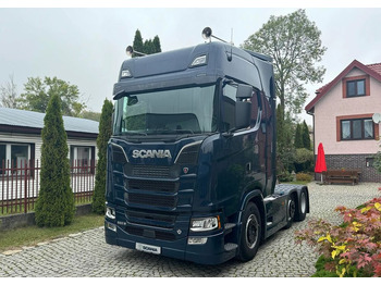 Тягач SCANIA S 520