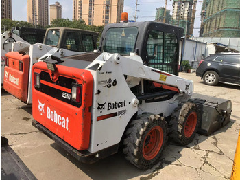 Мини-погрузчик с бортовым поворотом BOBCAT S550