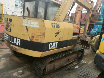 Гусеничный экскаватор CATERPILLAR E70B