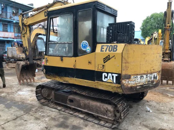 Гусеничный экскаватор CATERPILLAR E70B