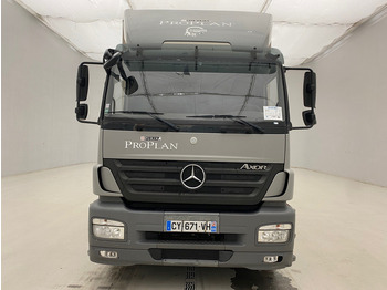 Грузовик с закрытым кузовом Mercedes-Benz Axor 1833: фото 2