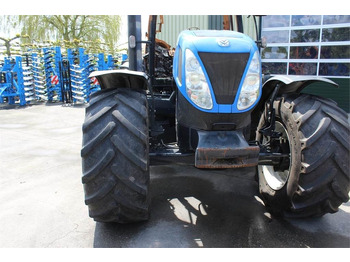 Трактор New Holland T7030: фото 2