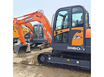 Гусеничный экскаватор DOOSAN DH60