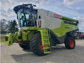 Зерноуборочный комбайн CLAAS Lexion 750