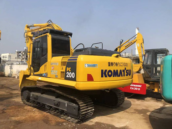 Гусеничный экскаватор KOMATSU PC220-8