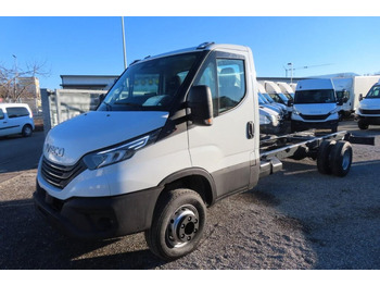 Коммерческий автомобиль IVECO Daily