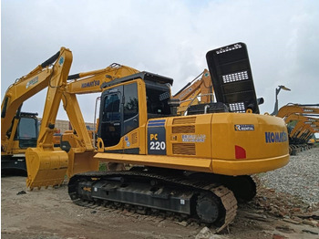 Гусеничный экскаватор KOMATSU PC220