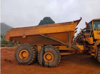 Сочленённый самосвал VOLVO A40D