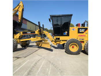 Грейдер CATERPILLAR 140K