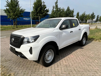 Пикап NISSAN Navara