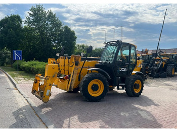 Телескопический погрузчик JCB