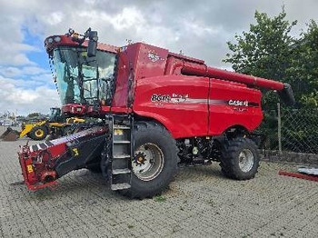 Зерноуборочный комбайн CASE IH Axial-Flow