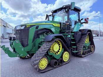 Трактор JOHN DEERE