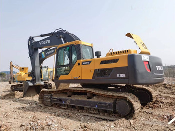 Гусеничный экскаватор VOLVO EC290