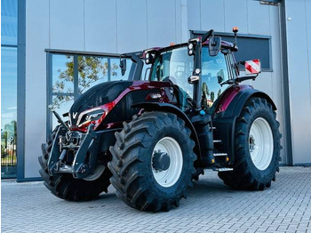 Трактор VALTRA