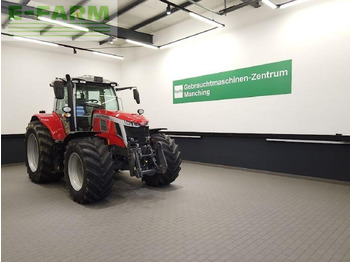 Трактор MASSEY FERGUSON 100 series