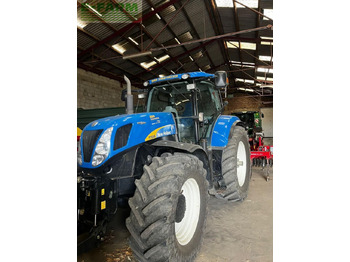 Трактор NEW HOLLAND T7000