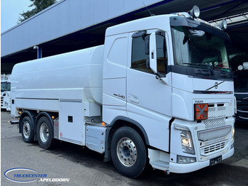 Грузовик-цистерна VOLVO FH 540