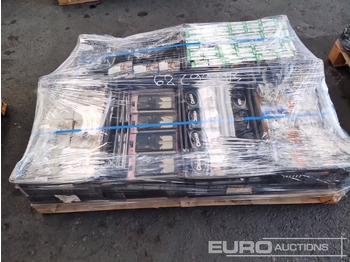 Строительное оборудование Unused Pallet of Nitrile Gloves, Rat Traps, Fixclip Cable Straps, Car Lightbulbs, Connectors: фото 4