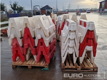 Строительное оборудование Pallet of Water Filled Barriers (5 of): фото 4