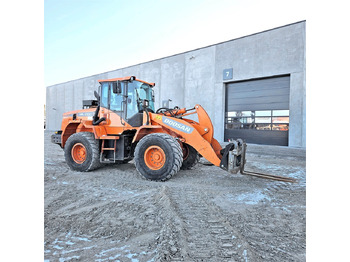 Колёсный погрузчик DOOSAN DL200