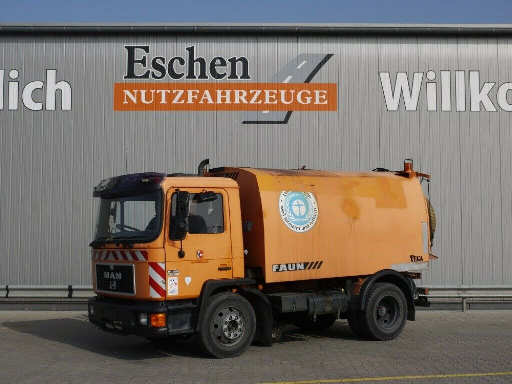 Подметально-уборочная машина MAN 14.162 Kehrmaschine FAUN VEGA AK 460 L: фото 1