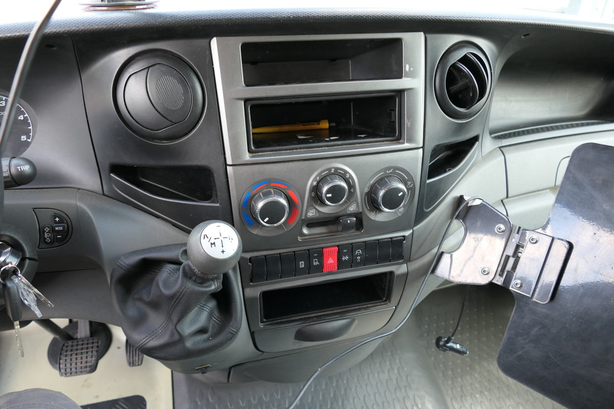 Фургон с закрытым кузовом IVECO Daily 35 S11 C30C AUTOMATIK KAMERA MAXI Regale L: фото 10 Фургон с закрытым кузовом IVECO Daily 35 S11 C30C AUTOMATIK KAMERA MAXI Regale L: фото 10