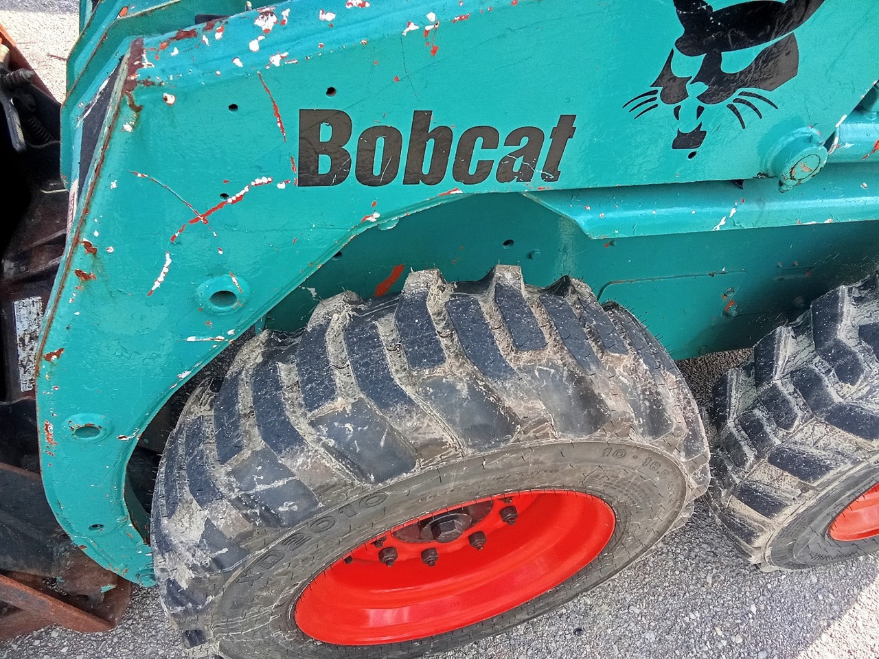 Мини-погрузчик с бортовым поворотом BOBCAT 753: фото 9