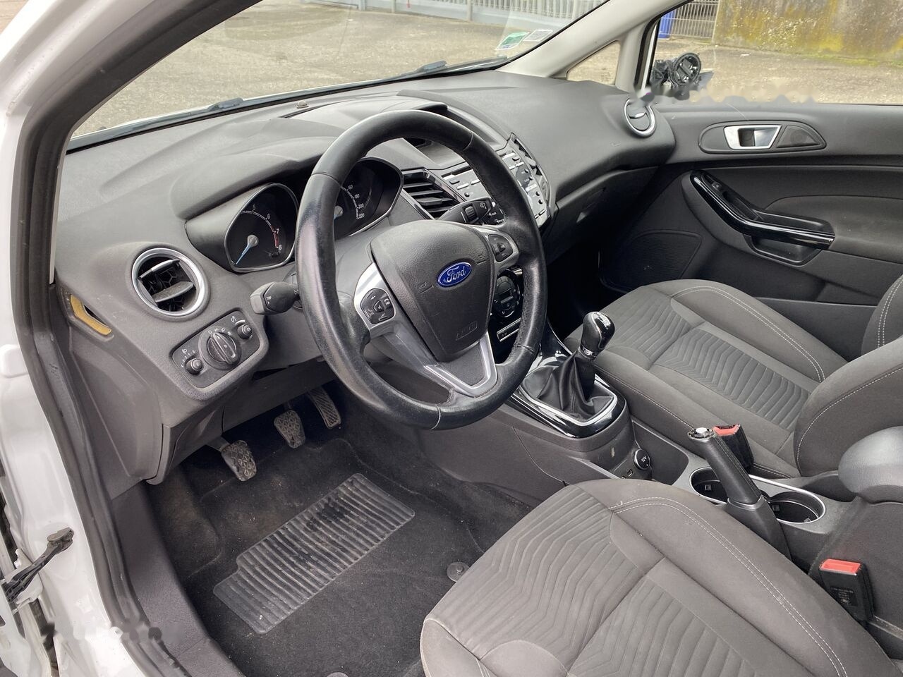 Легковой автомобиль Ford FIESTA TITANIUM 1.0i EcoBoost: фото 12