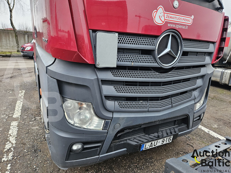 Тягач Mercedes-Benz Actros 1842: фото 6