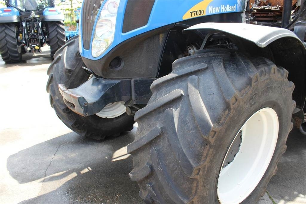 Трактор New Holland T7030: фото 7