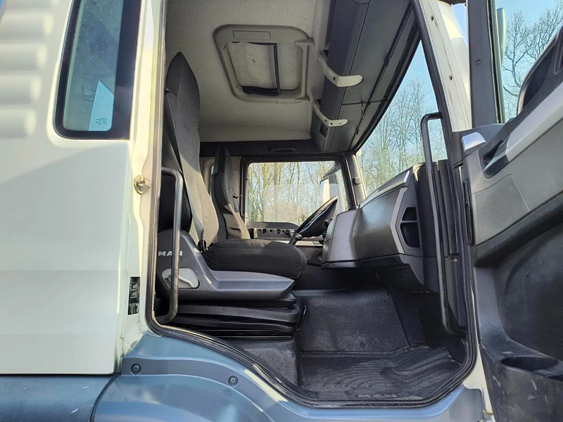 Грузовик-цистерна для транспортировки молока MAN TGS 26.360 15000L INSULATED INOX TANK - 1 COMP - INTARDER: фото 13 Грузовик-цистерна для транспортировки молока MAN TGS 26.360 15000L INSULATED INOX TANK - 1 COMP - INTARDER: фото 13