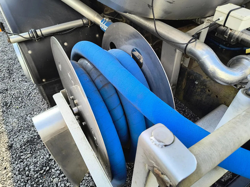 Грузовик-цистерна для транспортировки молока MAN TGS 26.360 15000L INSULATED INOX TANK - 1 COMP - INTARDER: фото 19 Грузовик-цистерна для транспортировки молока MAN TGS 26.360 15000L INSULATED INOX TANK - 1 COMP - INTARDER: фото 19