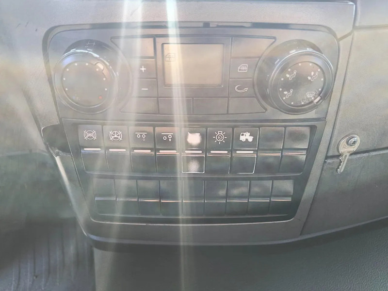 Грузовик-цистерна для транспортировки молока MAN TGS 26.360 15000L INSULATED INOX TANK - 1 COMP - INTARDER: фото 10 Грузовик-цистерна для транспортировки молока MAN TGS 26.360 15000L INSULATED INOX TANK - 1 COMP - INTARDER: фото 10