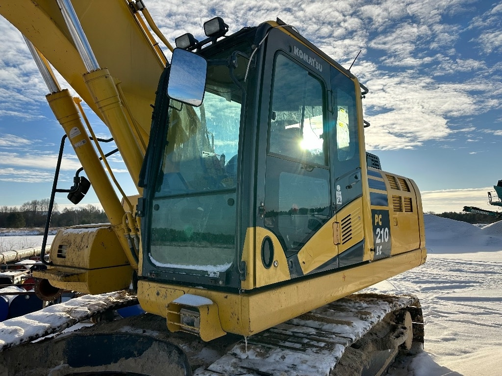 Гусеничный экскаватор Komatsu PC 210 LC-11: фото 20