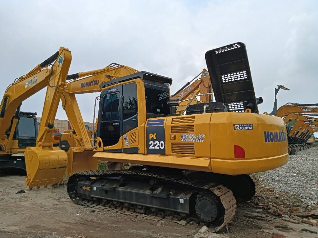 Гусеничный экскаватор Komatsu PC 220: фото 1