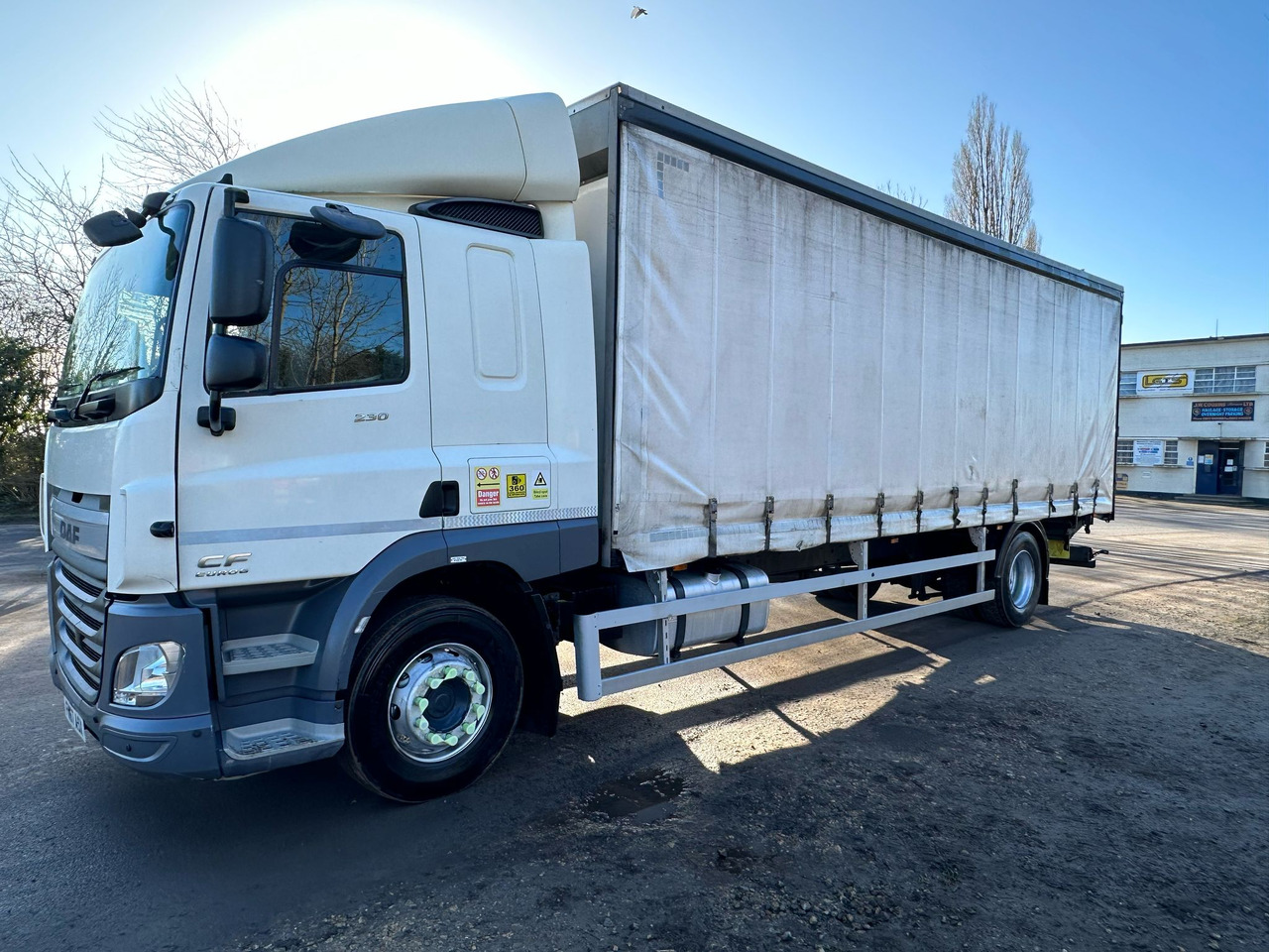 Тентованный грузовик 2017 DAF CF 230 Curtainsider Truck: фото 9