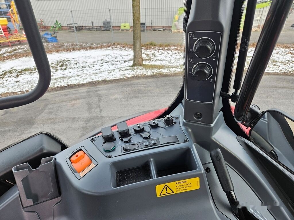 Новый Трактор Valtra T 235 V 2A1 VERSU - demo machine!: фото 12