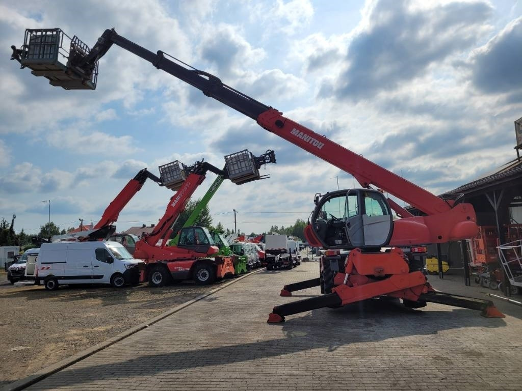 Телескопический погрузчик Manitou MRT 2540 Privilege - 25 m basket forks telehandler: фото 7