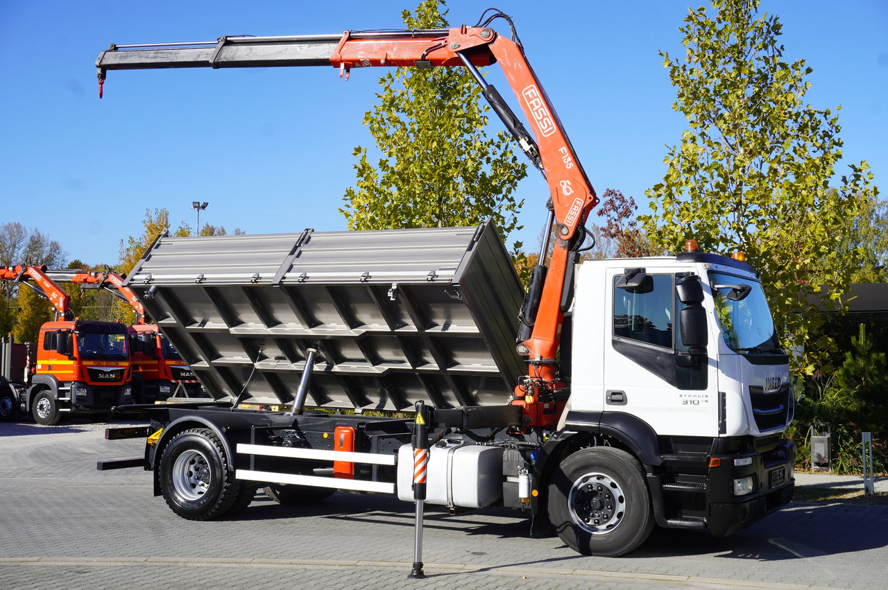 Самосвал, Автоманипулятор IVECO Stralis 310 E6 / NEW 3-sided tipper / Fassi F135 crane with remote control: фото 18