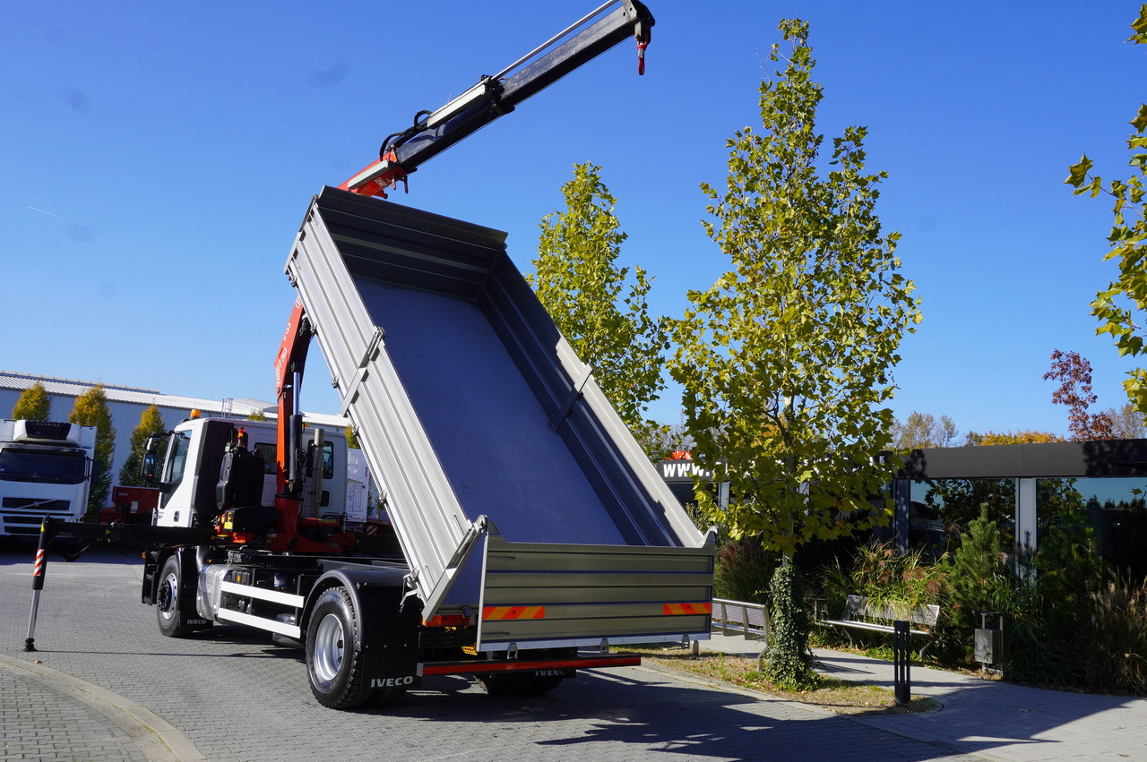 Самосвал, Автоманипулятор IVECO Stralis 310 E6 / NEW 3-sided tipper / Fassi F135 crane with remote control: фото 11