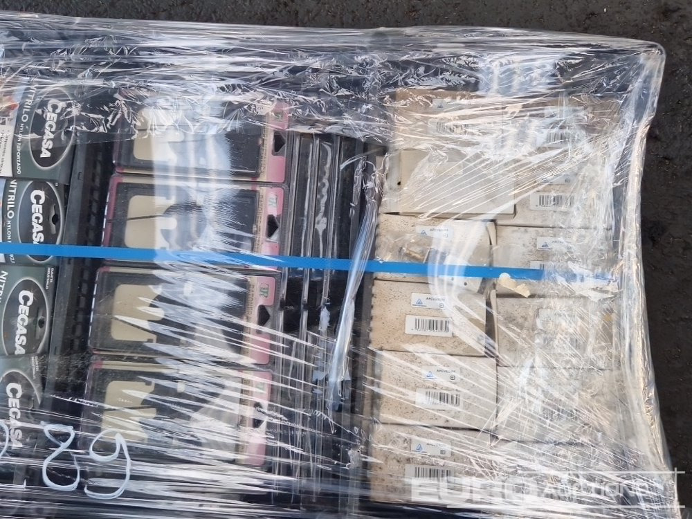 Строительное оборудование Unused Pallet of Nitrile Gloves, Rat Traps, Fixclip Cable Straps, Car Lightbulbs, Connectors: фото 8