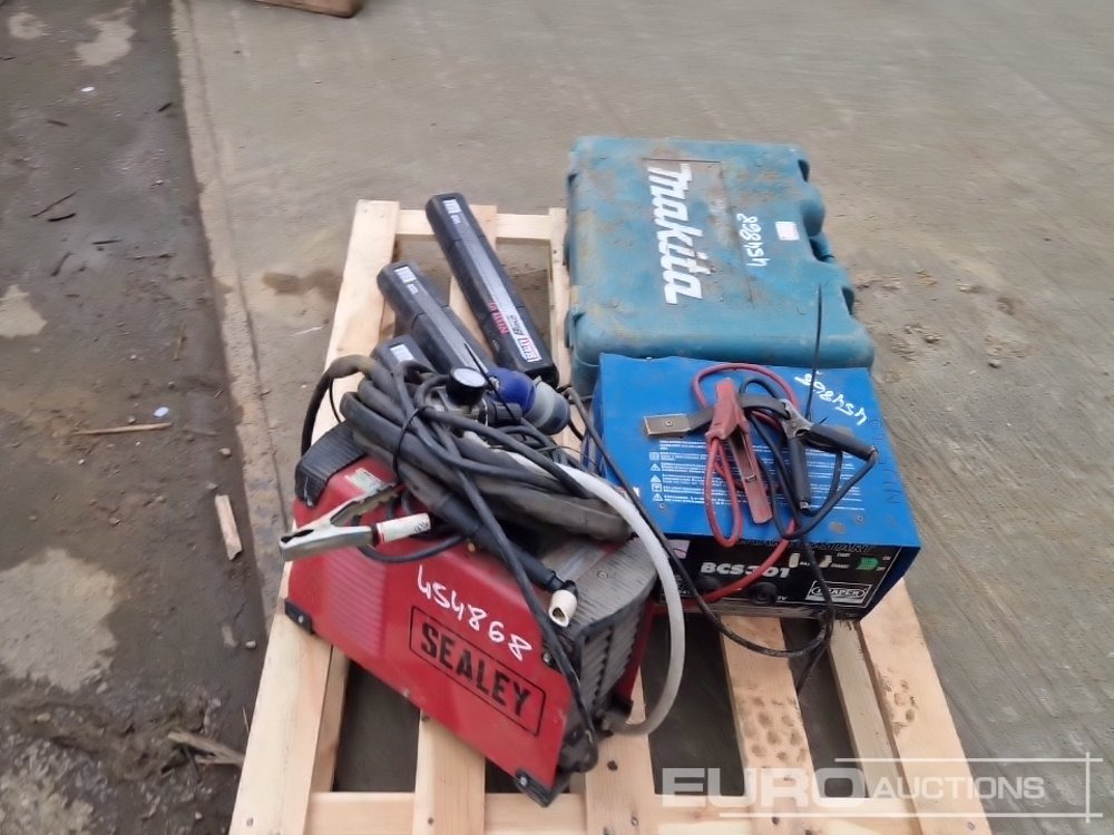 Строительное оборудование Sealey 230Volt Welder, Draper 230Volt Battery Charger/Starter, Makita TW1000 110Volt Impact Wrench, Sealey Micrometer Torqe Wrench (3 of): фото 6