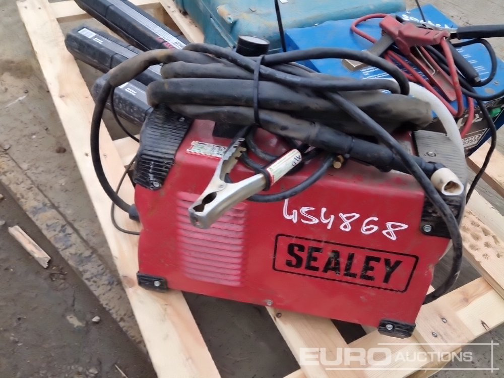 Строительное оборудование Sealey 230Volt Welder, Draper 230Volt Battery Charger/Starter, Makita TW1000 110Volt Impact Wrench, Sealey Micrometer Torqe Wrench (3 of): фото 16