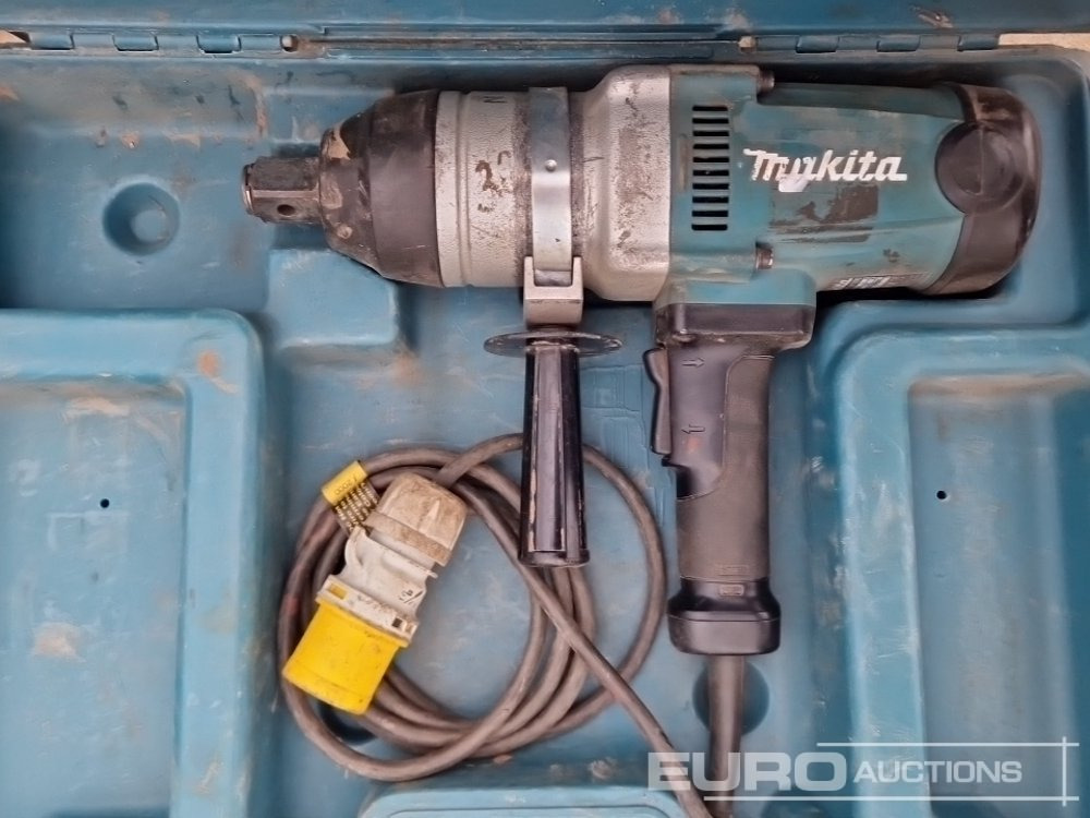 Строительное оборудование Sealey 230Volt Welder, Draper 230Volt Battery Charger/Starter, Makita TW1000 110Volt Impact Wrench, Sealey Micrometer Torqe Wrench (3 of): фото 12