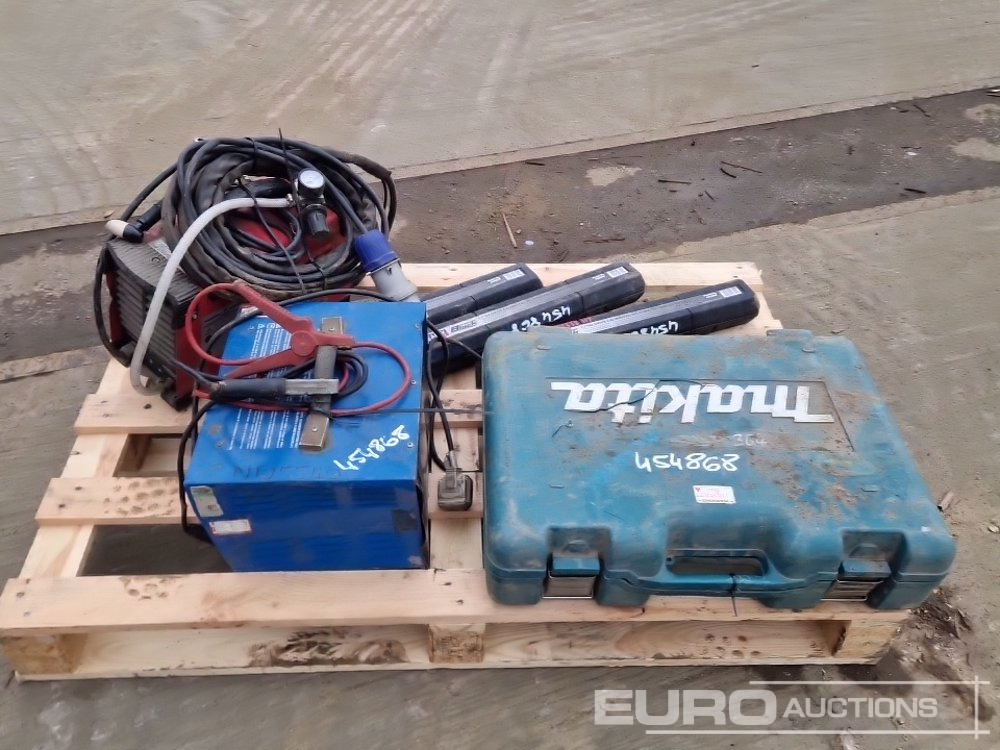 Строительное оборудование Sealey 230Volt Welder, Draper 230Volt Battery Charger/Starter, Makita TW1000 110Volt Impact Wrench, Sealey Micrometer Torqe Wrench (3 of): фото 8