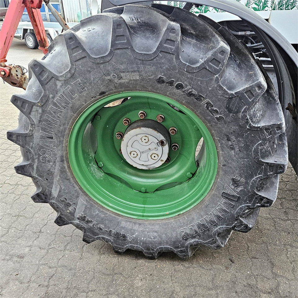 Трактор Claas Ares 697: фото 33 Трактор Claas Ares 697: фото 33